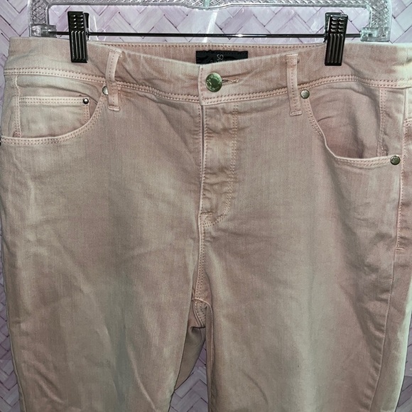Pale pink, so slimming jeans by Chicos size 0.5 crop denim, soft 4 pockets​​​ - Picture 1 of 10